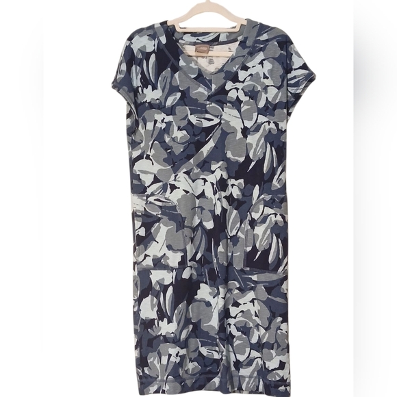 Chico's - NWT, Shift Dress W/ Short Sleeves, V-Neck, Blue Floral Design, Size 0 - Picture 9 of 12